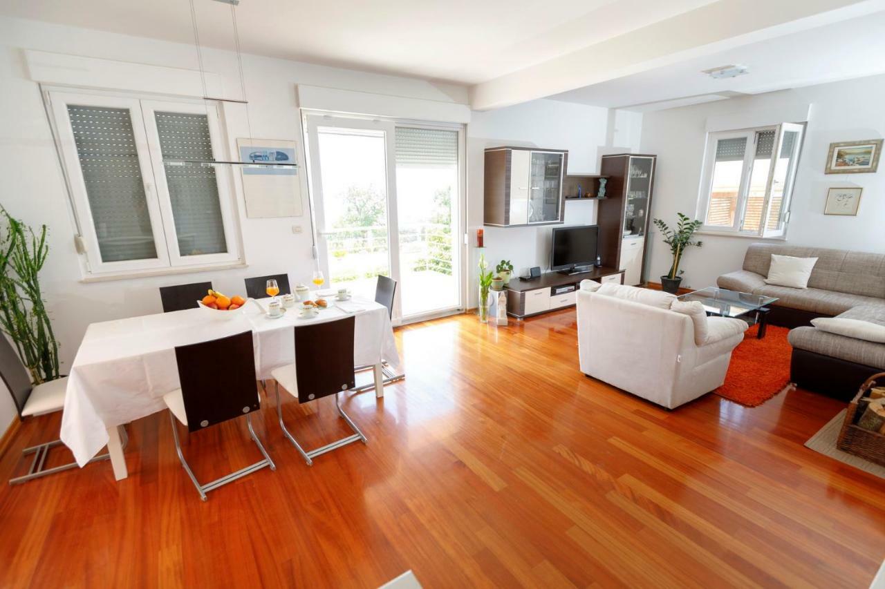 Luxury Villa Castrum Kastela Ngoại thất bức ảnh